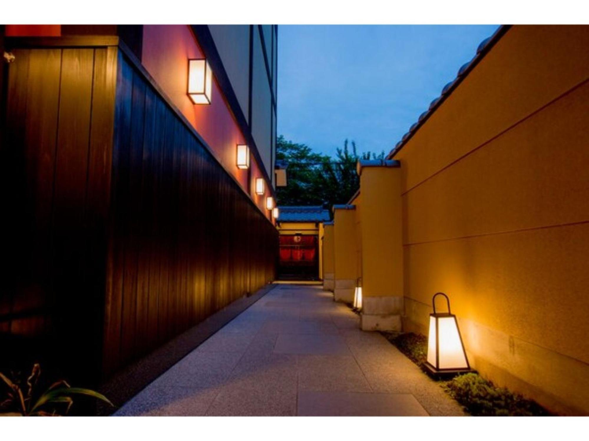Takasegawa Bettei - Vacation 08072v * Kyoto